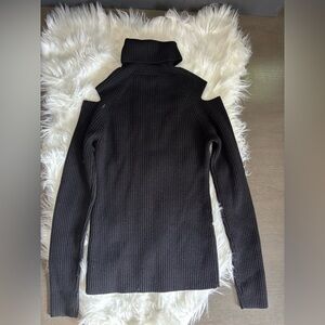 Theory sweater